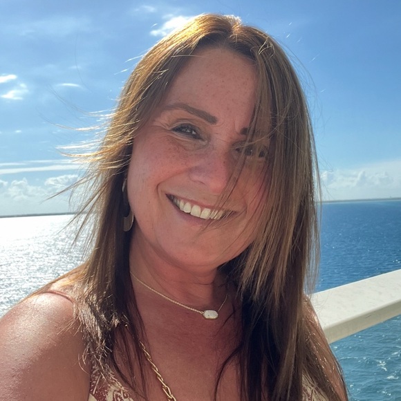 Meet your Posher, Tracey - Picture 1 of 1